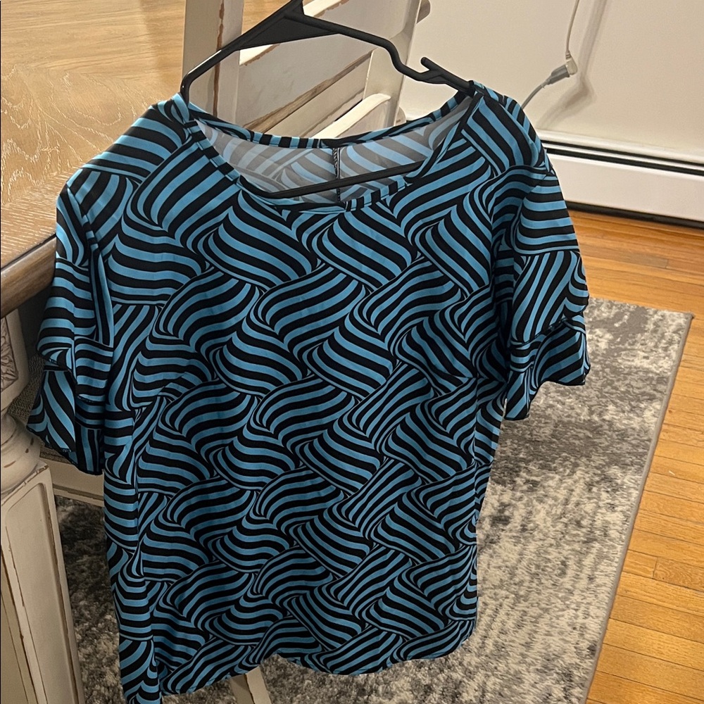 Brand New Never Worn 
SHEIN Black and teal/green Patterned Blouse